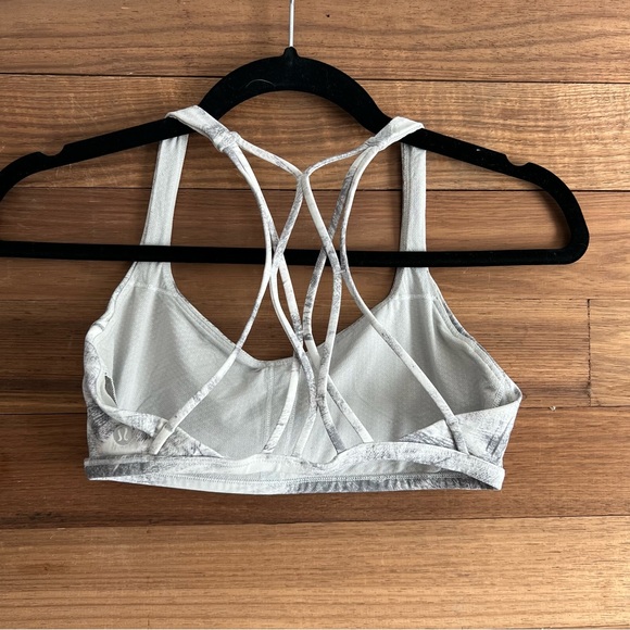 Lululemon Free to be Zen Bra - Picture 7 of 7